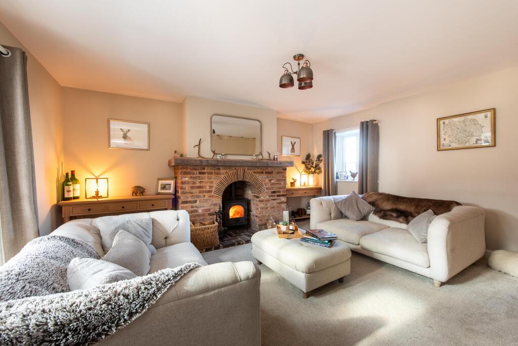 House in Solihull, Balsall - More