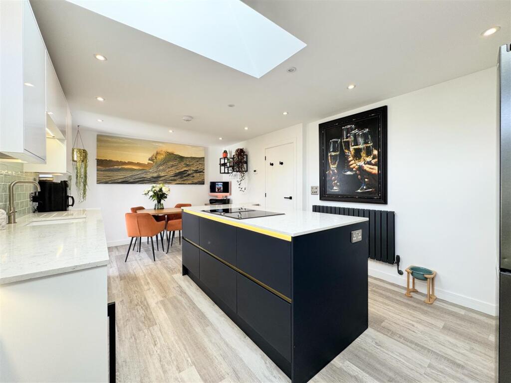 Mowhay Close, Newquay – další