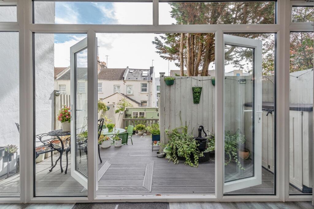 House in Tonbridge - View 4