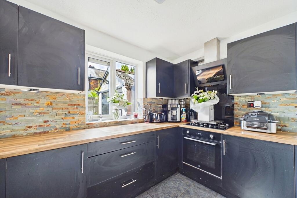 Oakfield Road, Hawarden, CH5 photo 3