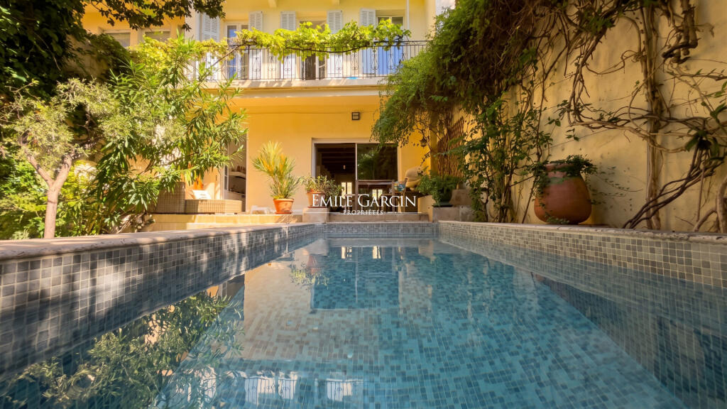 Main image of property: Provence-Alps-Cote d`Azur, Bouches-du-Rhône, Marseille
