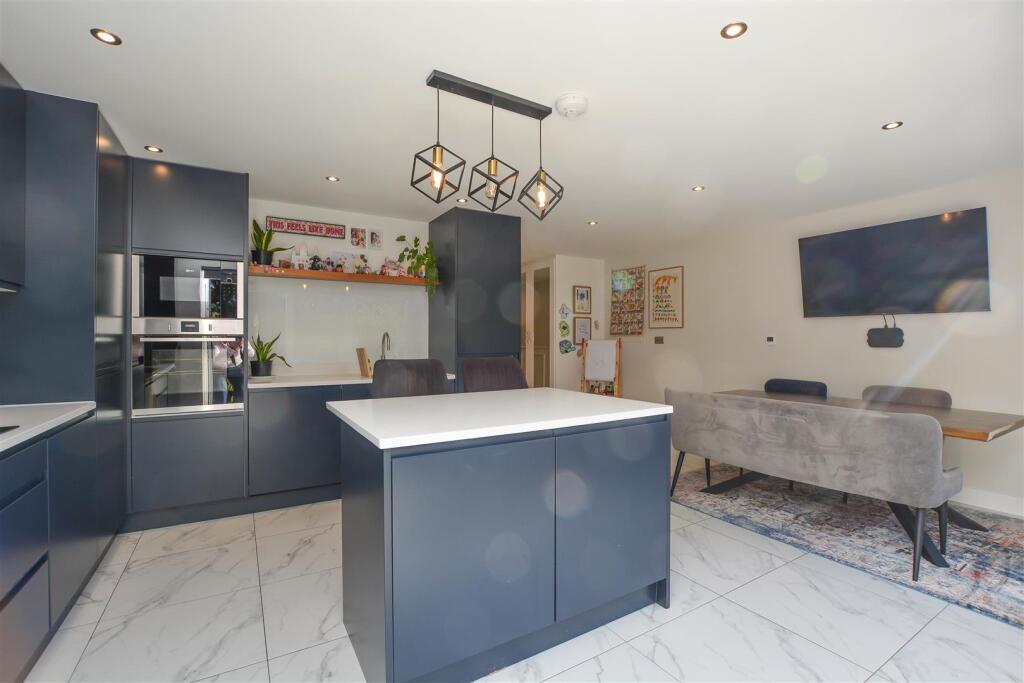 The Cobbles, Brentwood photo 4