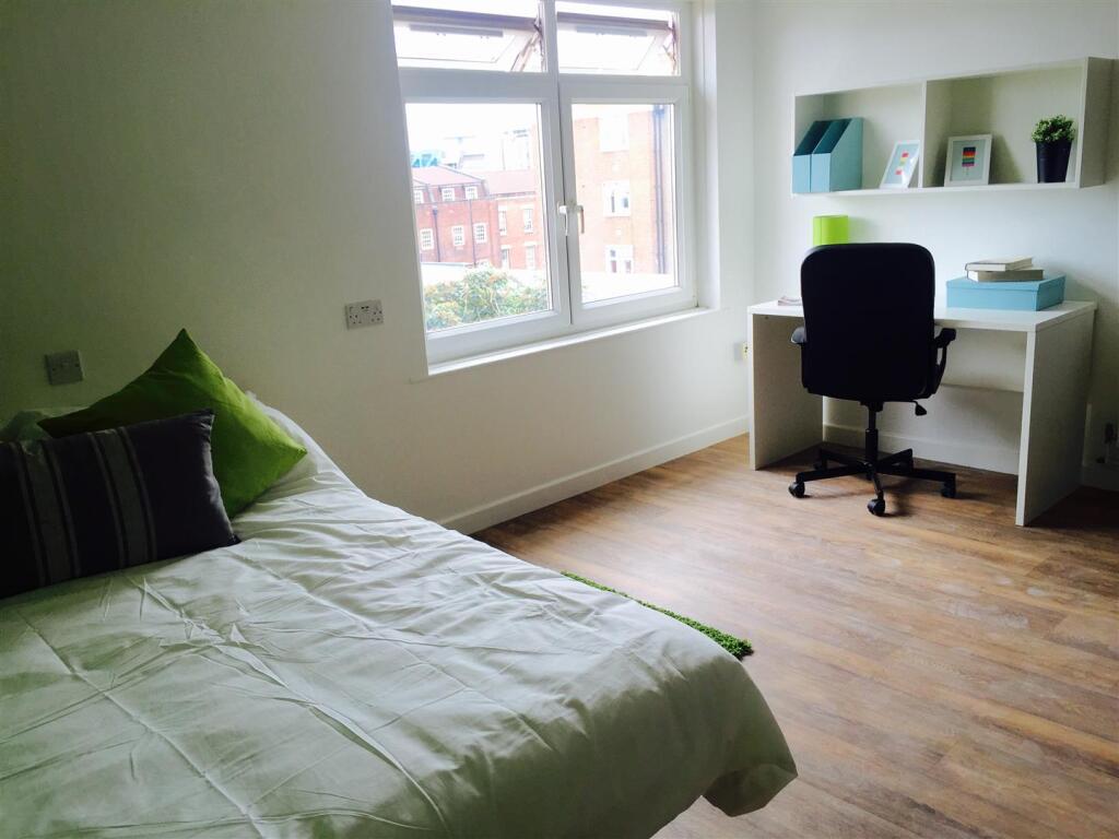 Apartment in Bristol - View 2