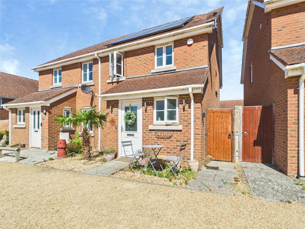 Main image of property: Upper Field, Chinnor, Oxfordshire, OX39