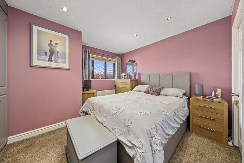 House in Chesterfield, Derbyshire - More