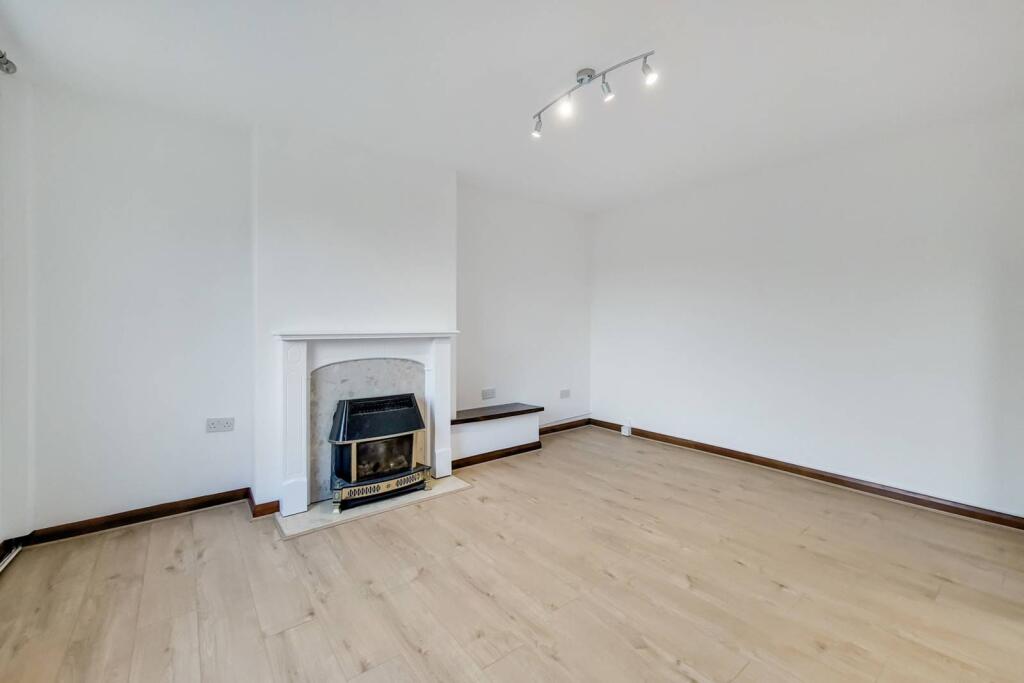 Main image of property: Charlbury Avenue, Stanmore, HA7