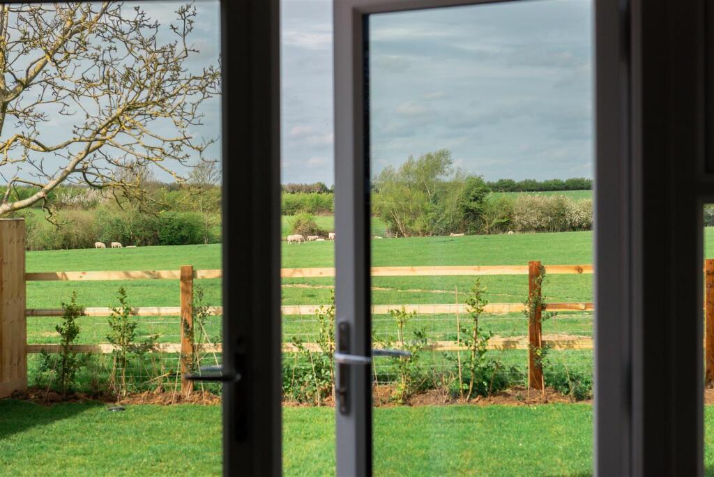 Long Crendon, Buckinghamshire photo 4