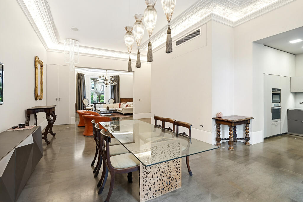4 bedroom maisonette for rent