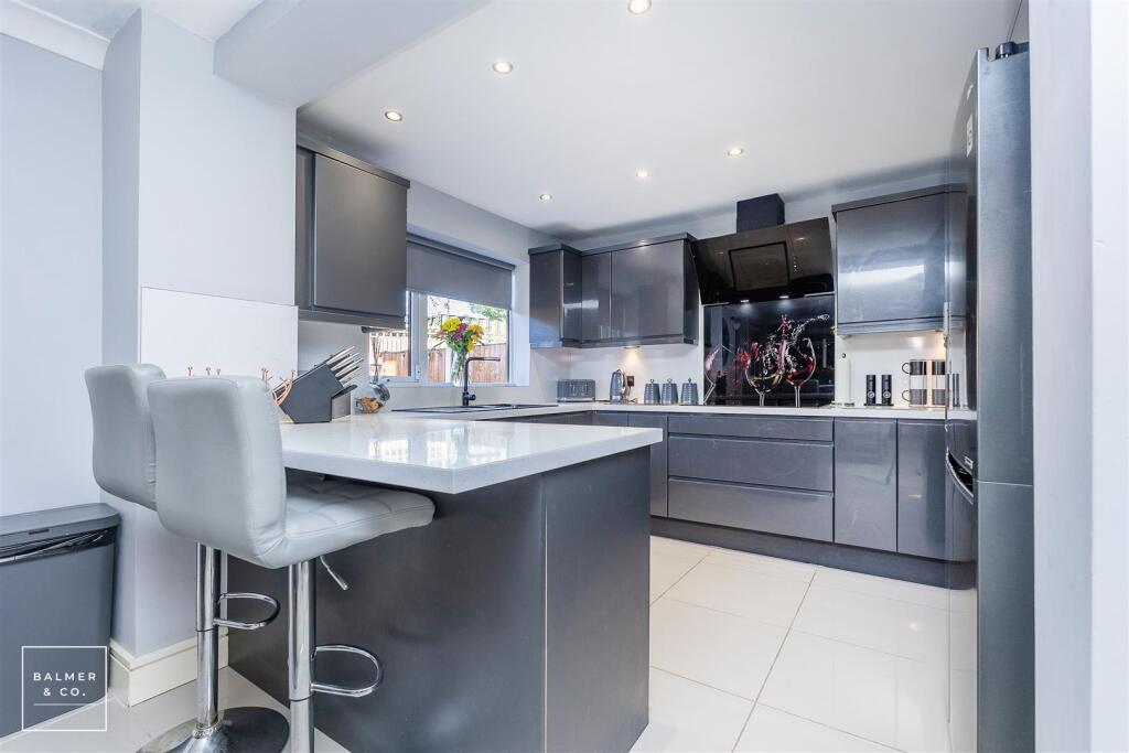 Holden Brook Close, Leigh, WN7 photo 3