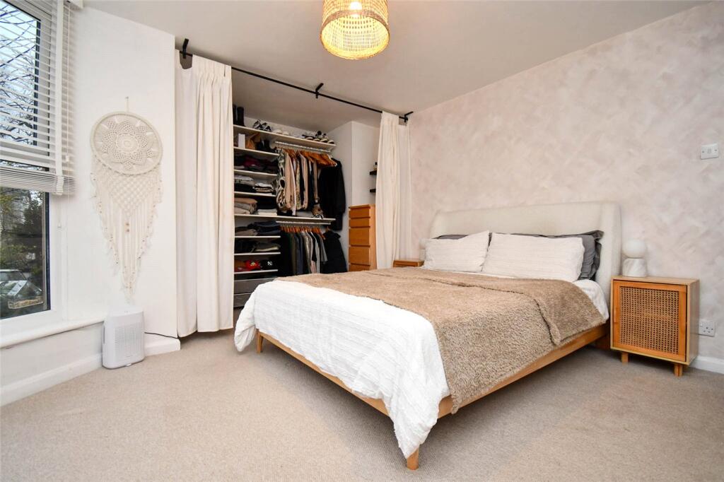 Apartment in Wirral, Liverpool City Region - View 6