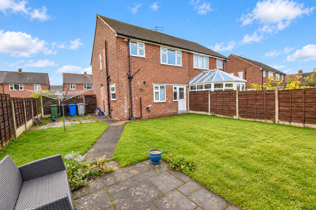 Repton Avenue, Flixton, Manchester M41 6NR photo 4