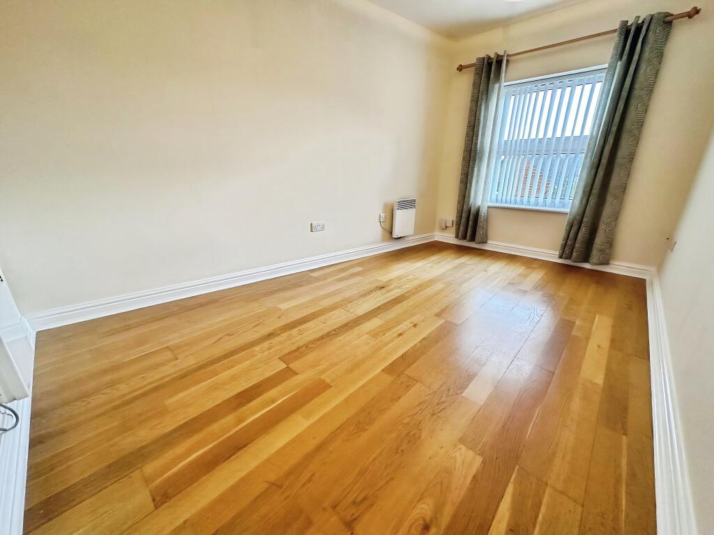 Apartment in Salisbury, St. Paul's - View 3