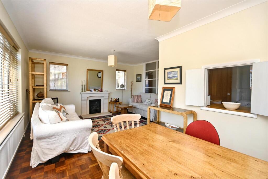 Haystoun Close, Eastbourne photo 5