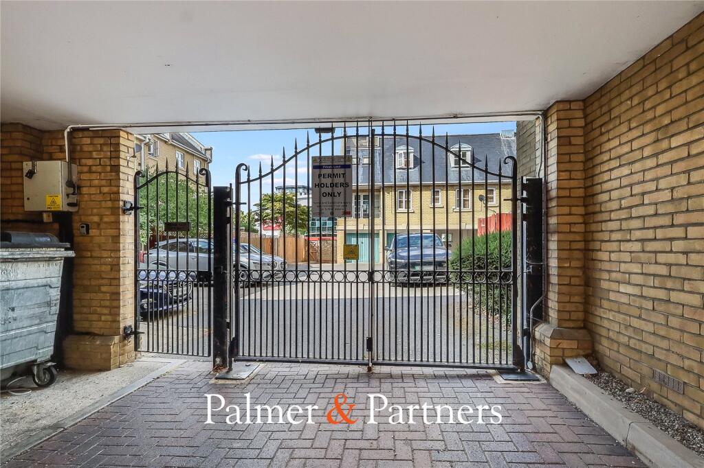 Apartment in Chelmsford - View 3