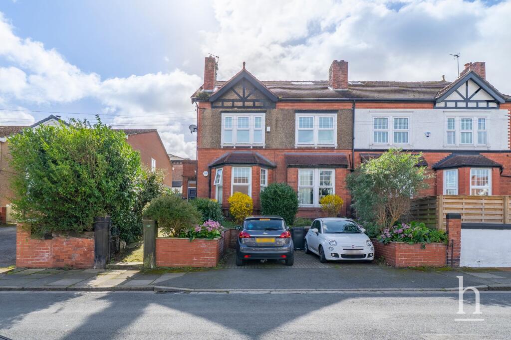 3-bed flat on St. Andrews Road, Prenton, CH43, £245,000