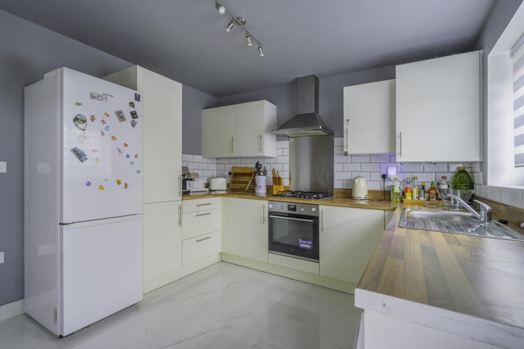House in Gloucester - View 5