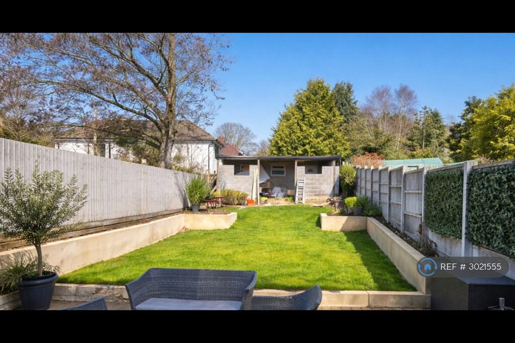House in Bromley - More