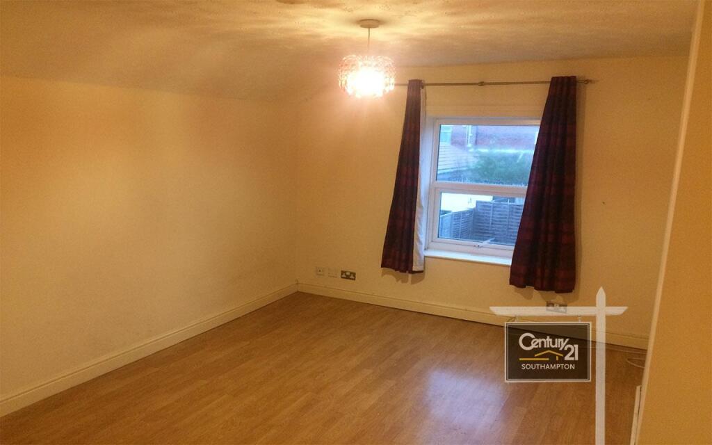 Main image of property: |Ref: R152473|, Millbrook Road West. Southampton, SO15 0HU