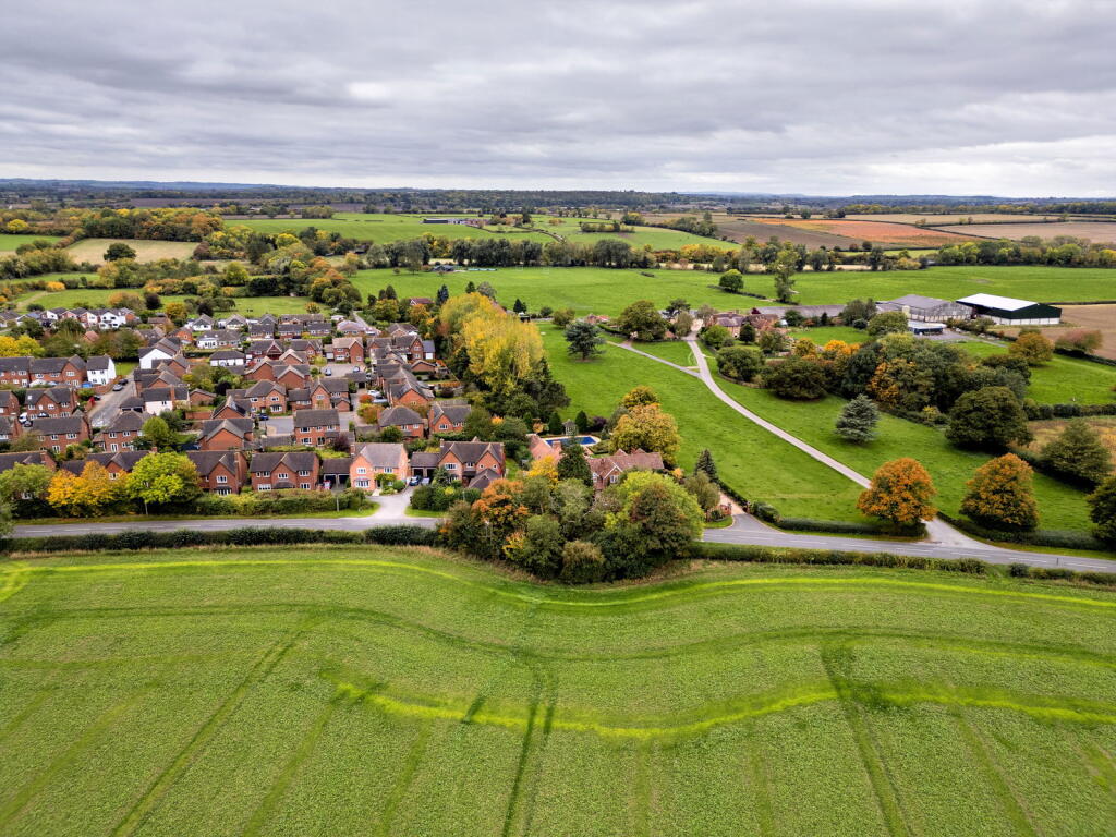 Main image of property: Kenning Close, Long Itchington, CV47 9SD