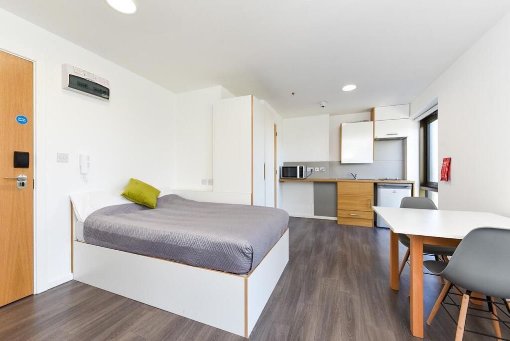 1 bedroom flat share for rent