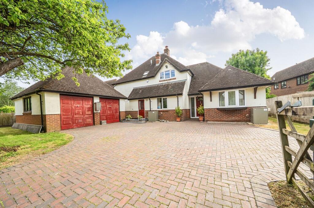 5-bed detached on Dauntsey Lane, Weyhill, Andover, SP11 8EB, £675,000