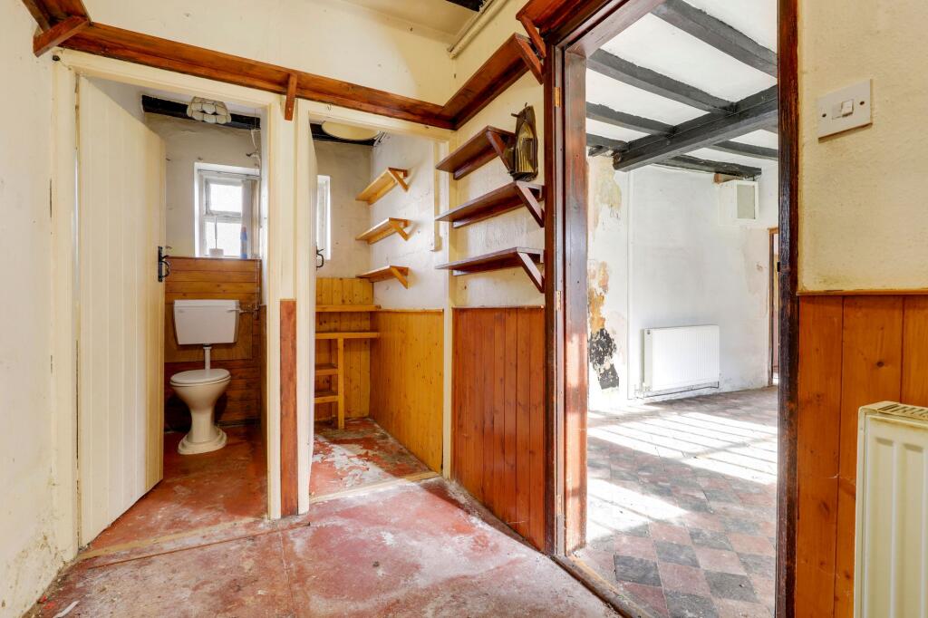House in Gedling, Nottinghamshire - View 4