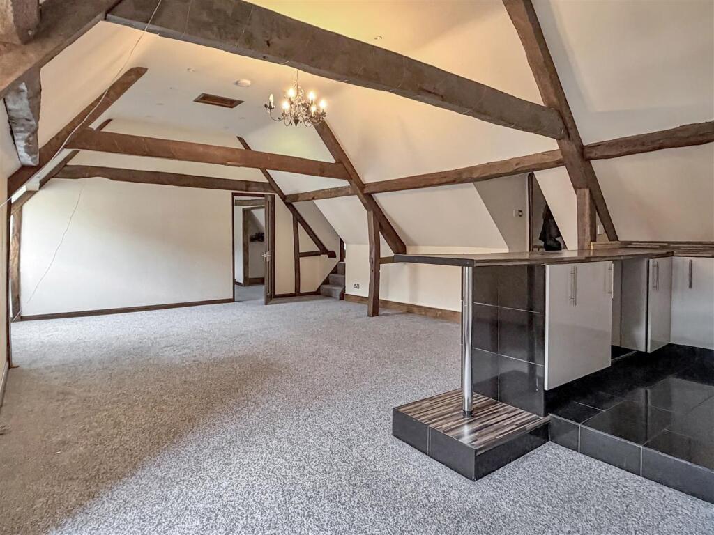 Apartment in Kettering, Avondale - View 5