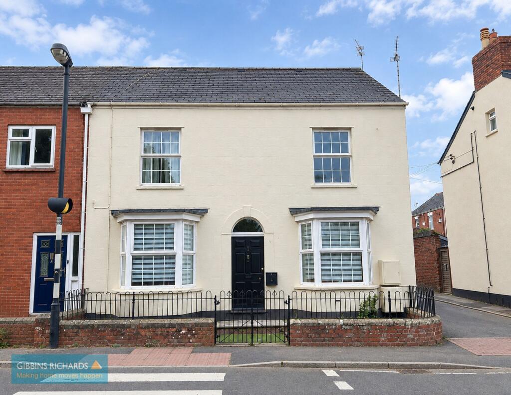 1-bed flat on North Street, Wellington, TA21, £135,000