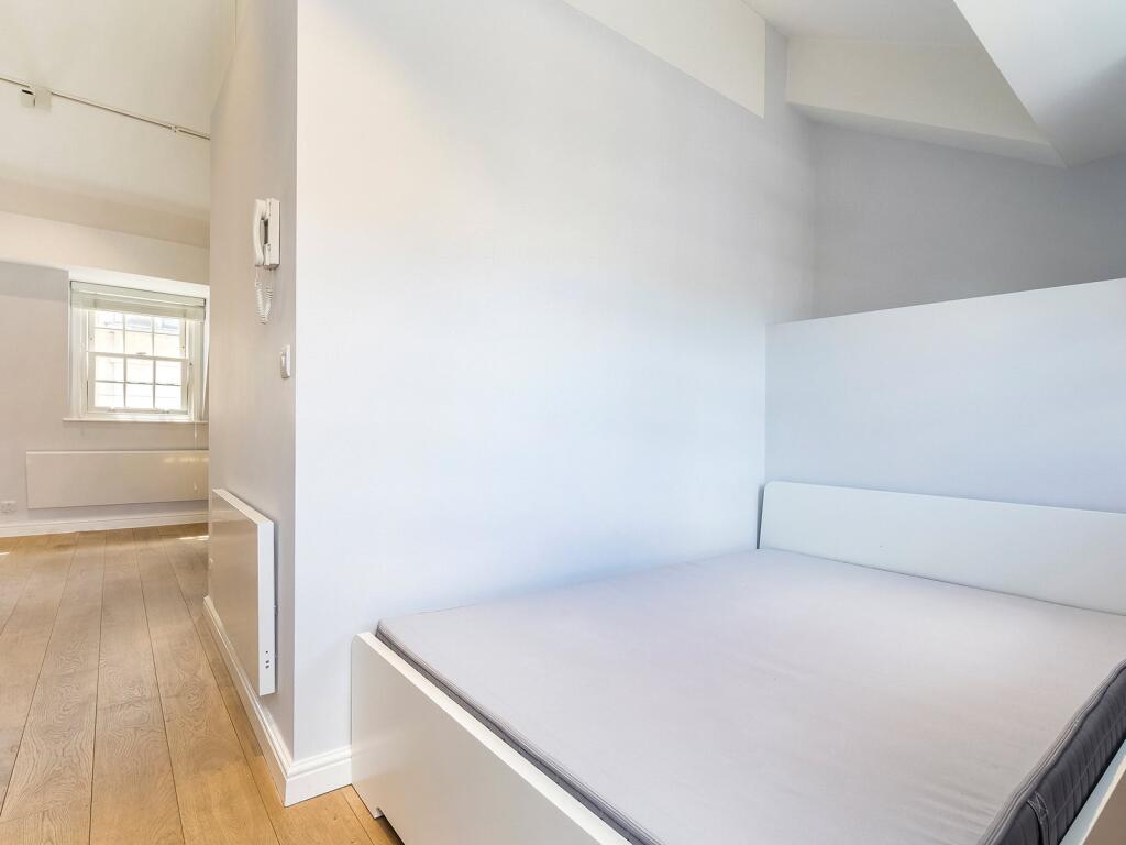 Studio flat for rent