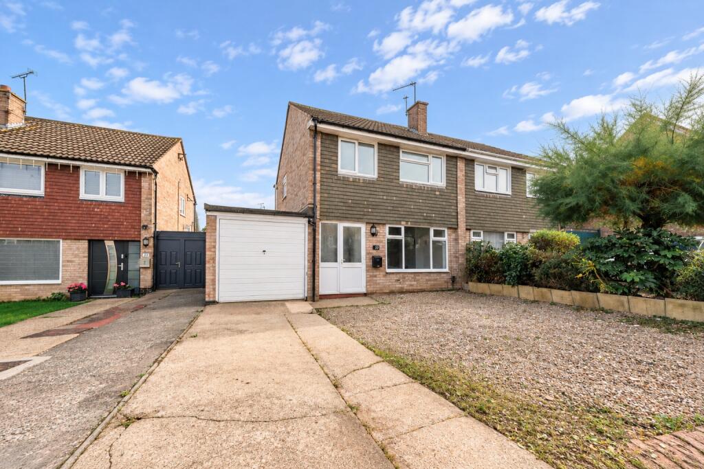 3-bed semi-detached on Cathkin Close, Leicester, Leicestershire, £260,000