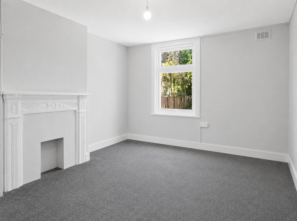 2 bedroom ground floor flat for rent