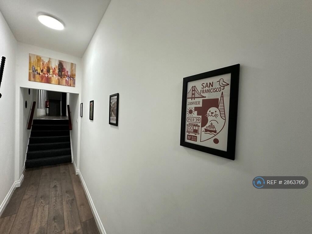 House in London - View 4