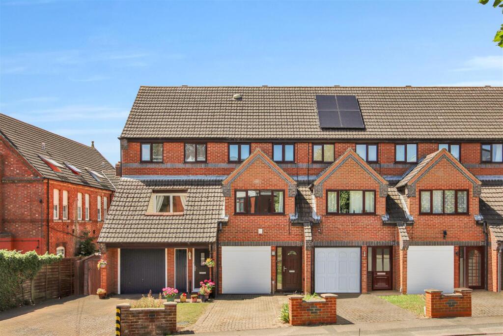 Main image of property: NN10, Park Road, Rushden