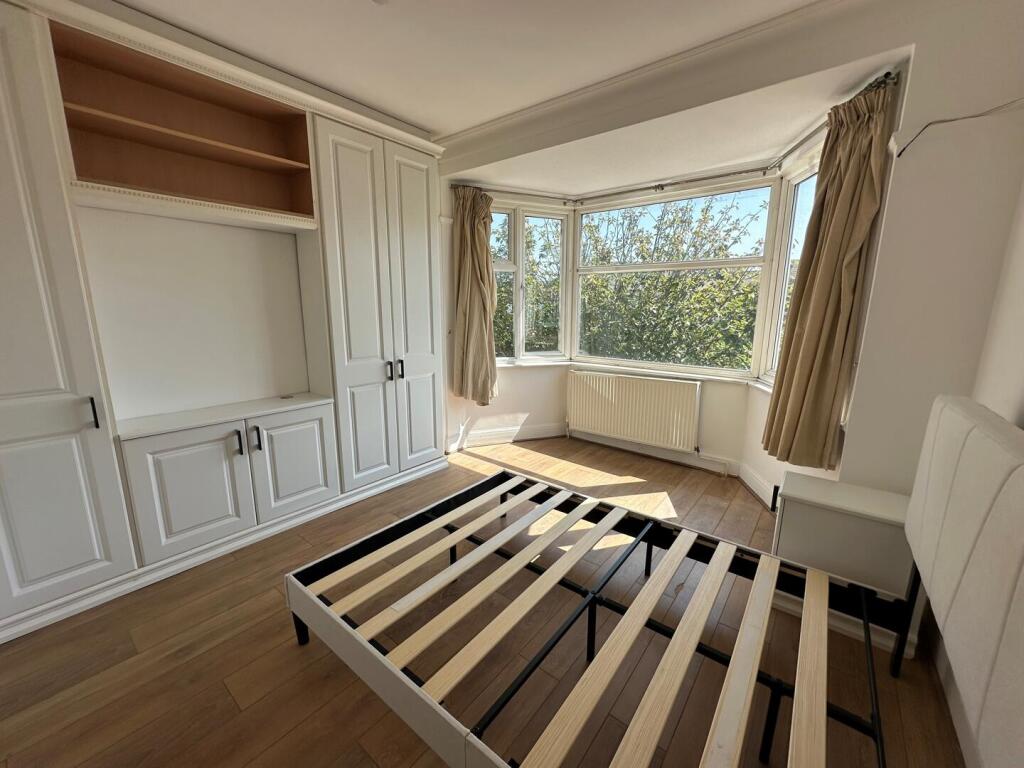 House in London - View 5