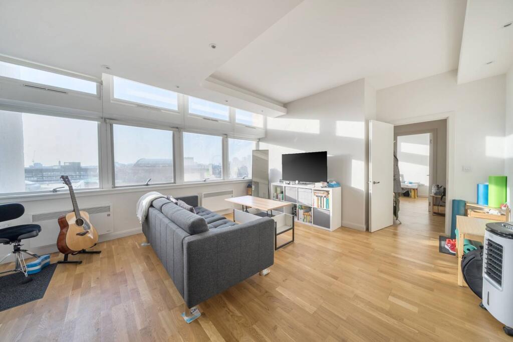 Main image of property: Metro Central Heights, Elephant and Castle, London, SE1