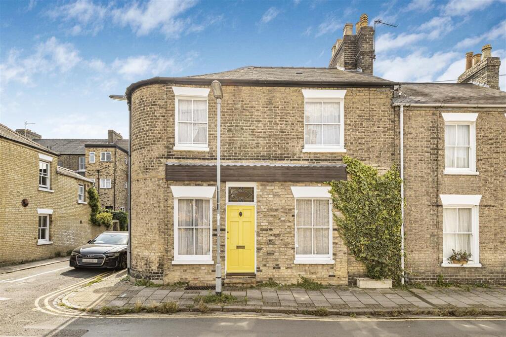 Main image of property: Norwich Street, Cambridge