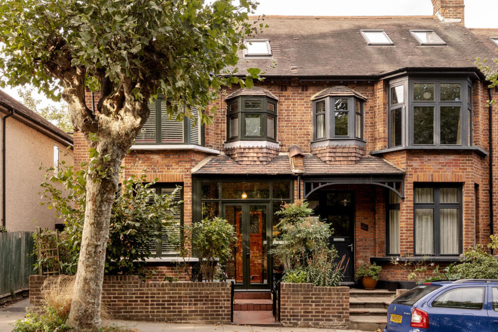 House in London - View 2