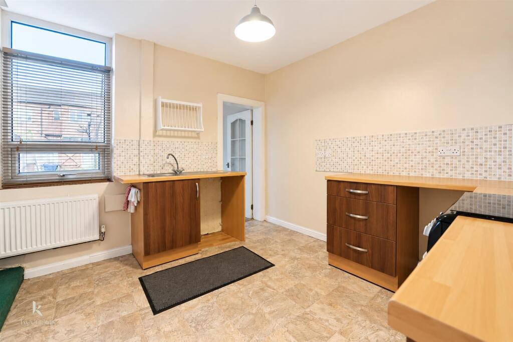 House in Salford, Newtown - More