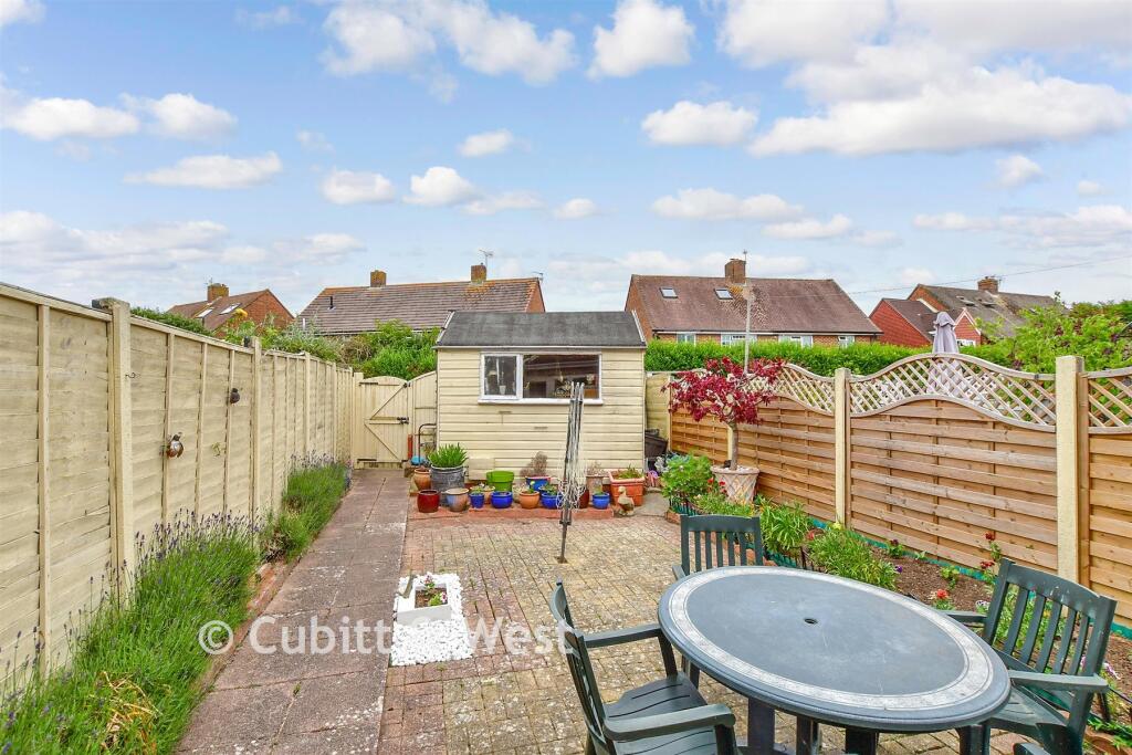 Highland Road, Emsworth, Hampshire photo 2
