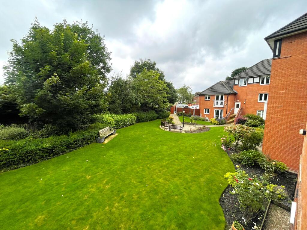 1-bed house on Davies Court, Metcalfe Drive, Romiley, £100,000