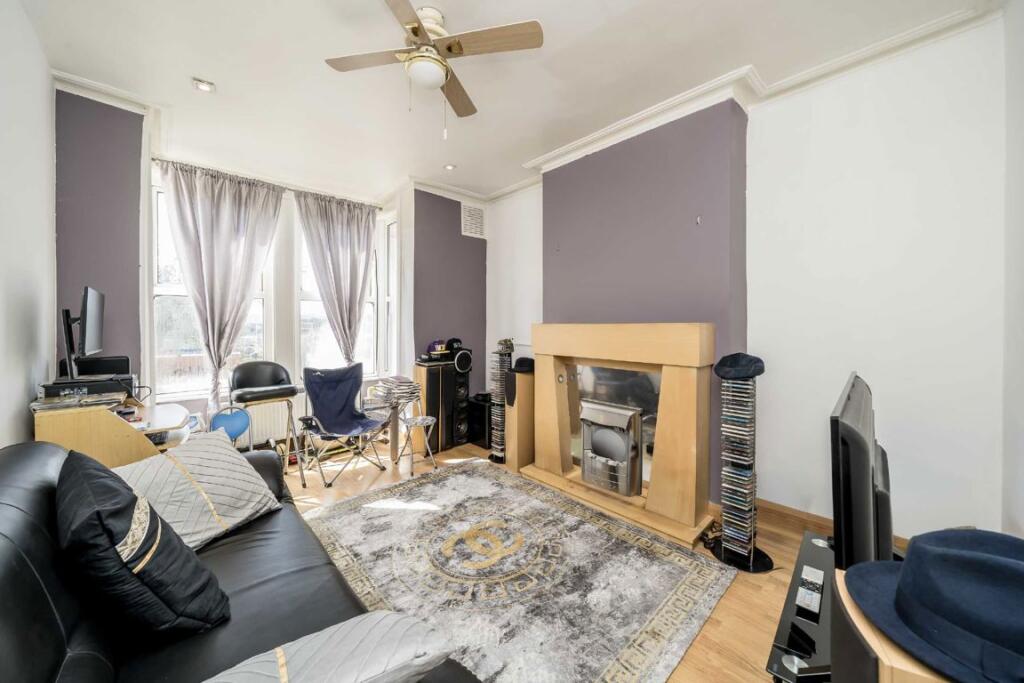 Apartment in London - View 2
