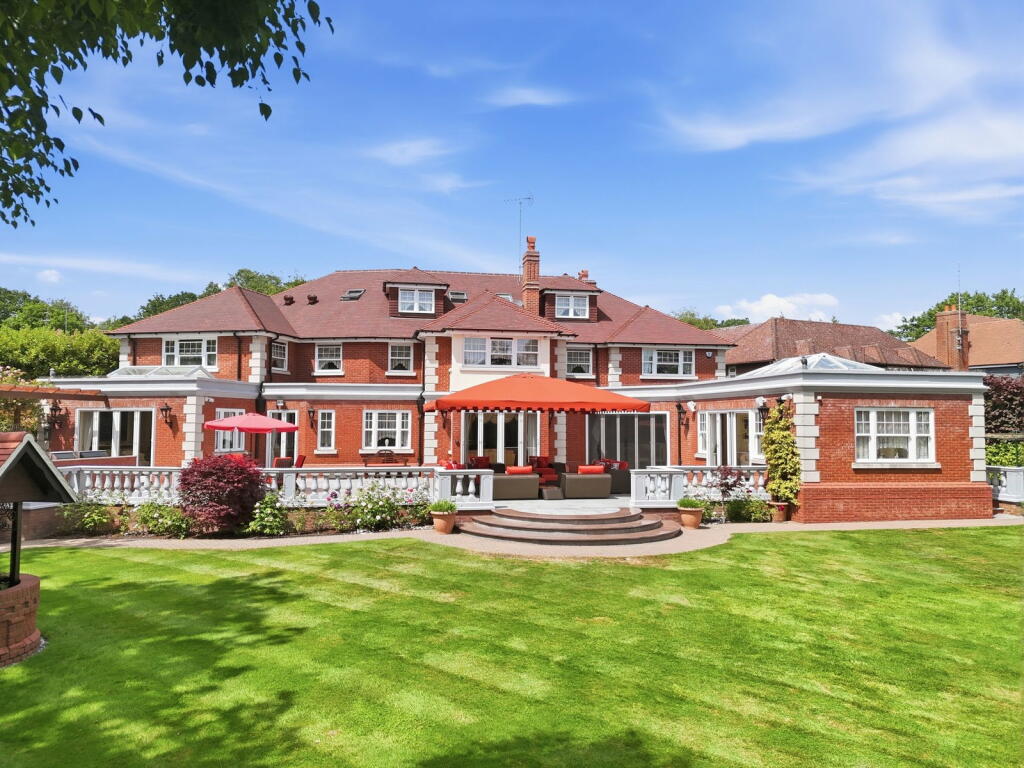 Main image of property: Wambrook Close, Hutton Mount, Brentwood CM13