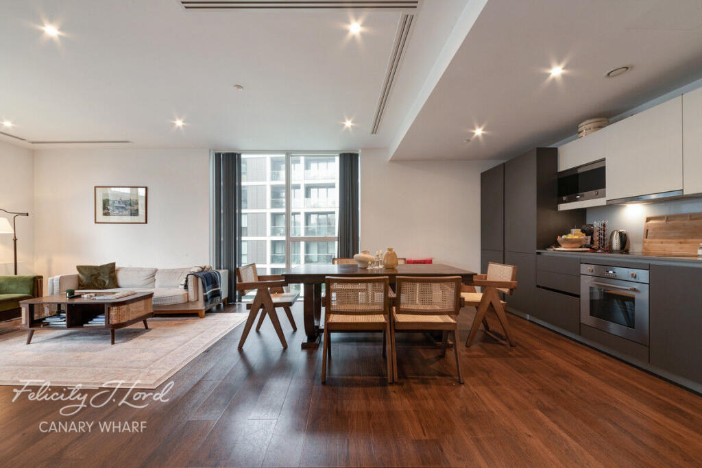 Main image of property: Maine Tower, Harbour Way, London E14