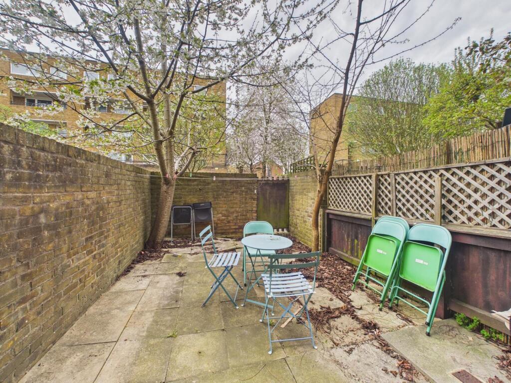 Apartment in London - More