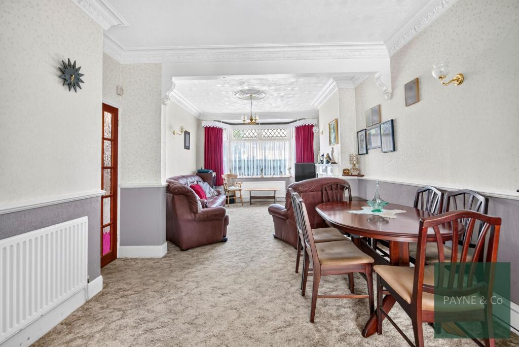 House in London, Barkingside - More