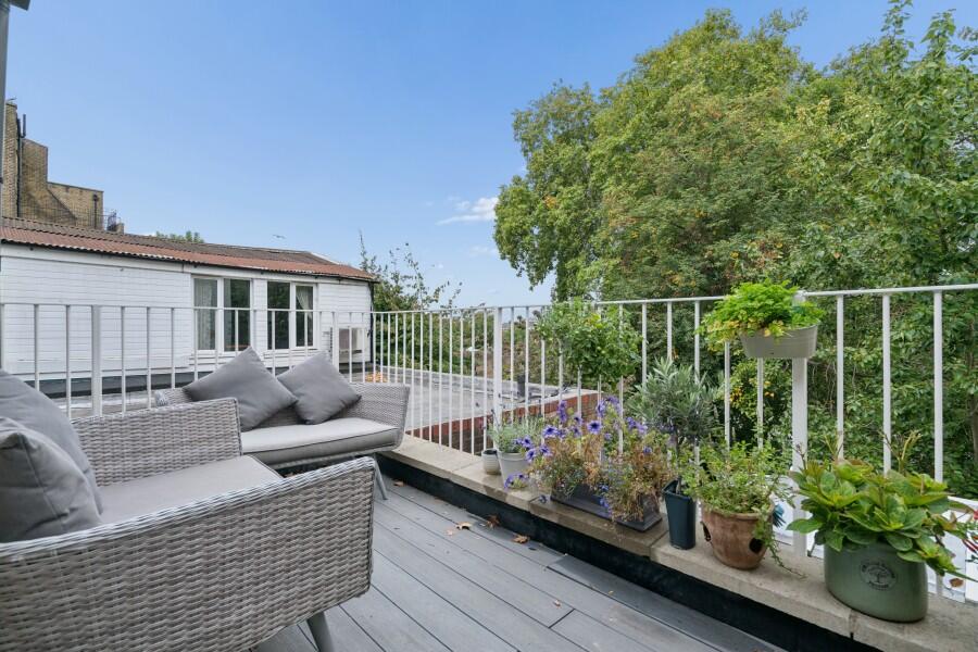 Main image of property: Hill Rise, TW10