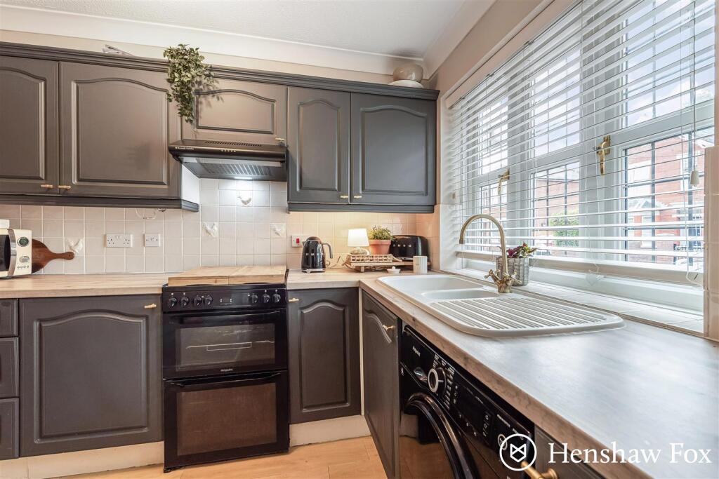 House in Southampton, Fishlake, Romsey - More