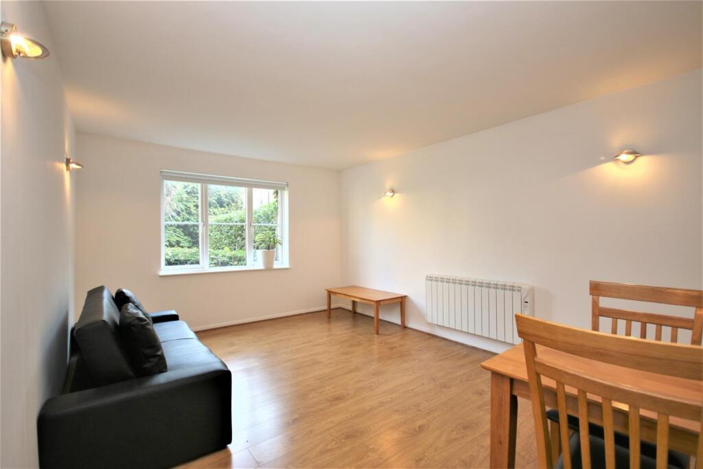 Apartment in London, Lower Holloway, Holloway - View 2