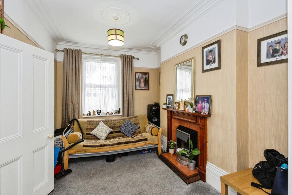 House in Portsmouth - View 5