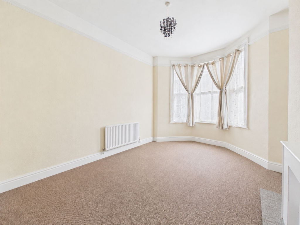 Apartment in Weston-super-Mare, North Somerset - View 3